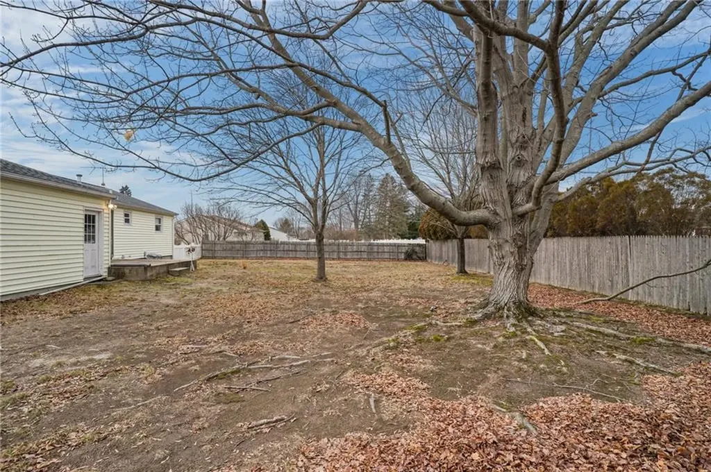142 Stoneham Drive Woonsocket RI 02895