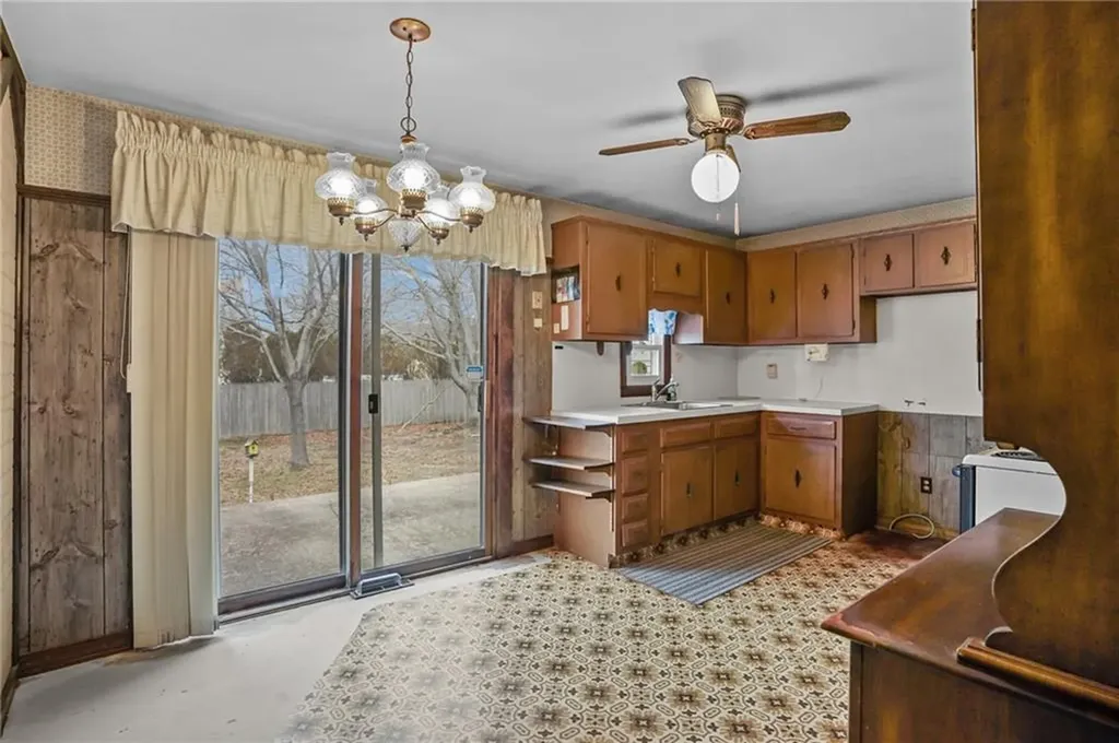 142 Stoneham Drive Woonsocket RI 02895