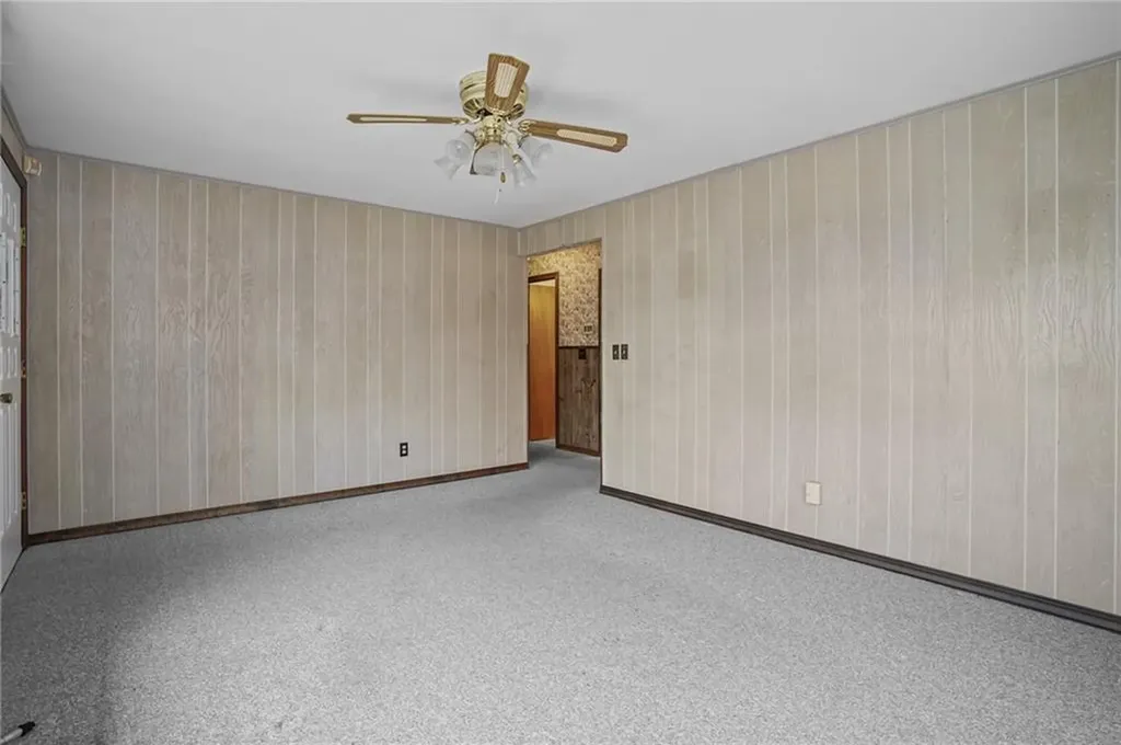 142 Stoneham Drive Woonsocket RI 02895