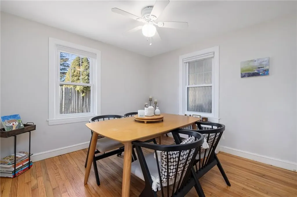 7 Bay Avenue Barrington RI 02806
