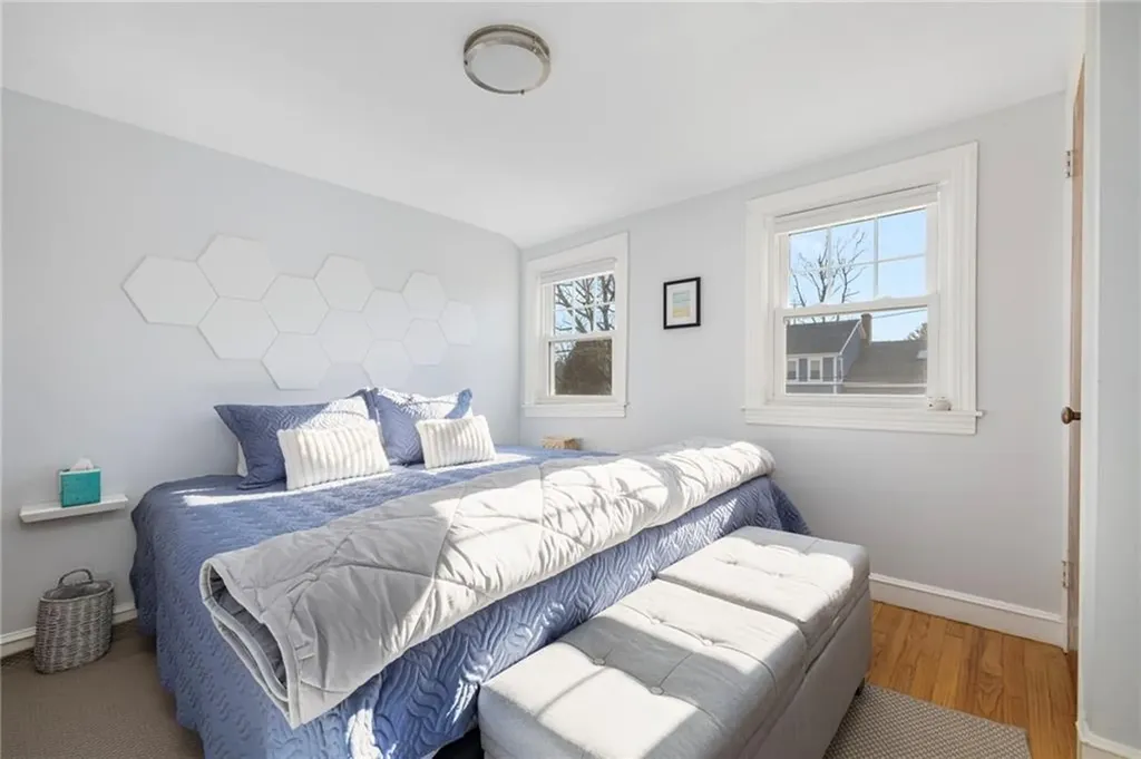7 Bay Avenue Barrington RI 02806