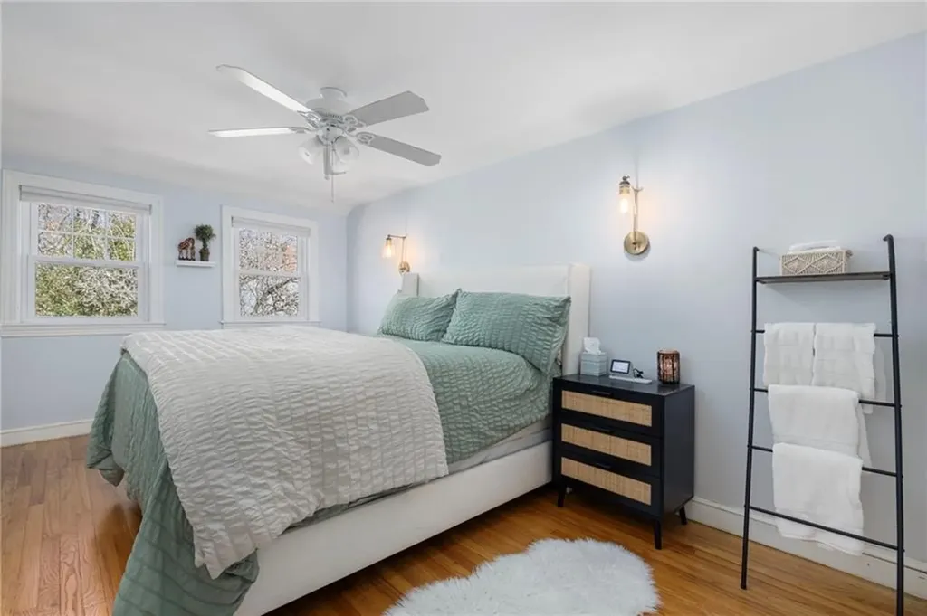7 Bay Avenue Barrington RI 02806