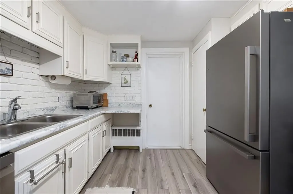 7 Bay Avenue Barrington RI 02806