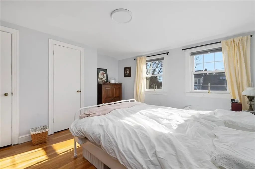 7 Bay Avenue Barrington RI 02806
