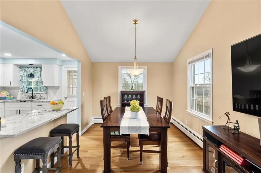 328 New London Avenue West Warwick RI 02893