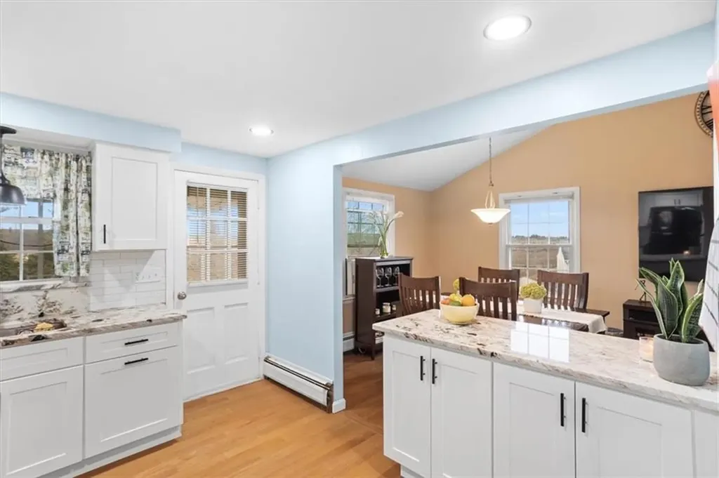 328 New London Avenue West Warwick RI 02893