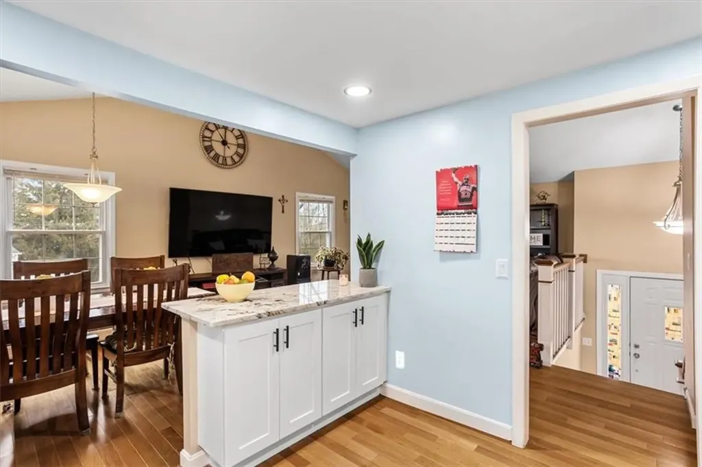 328 New London Avenue West Warwick RI 02893