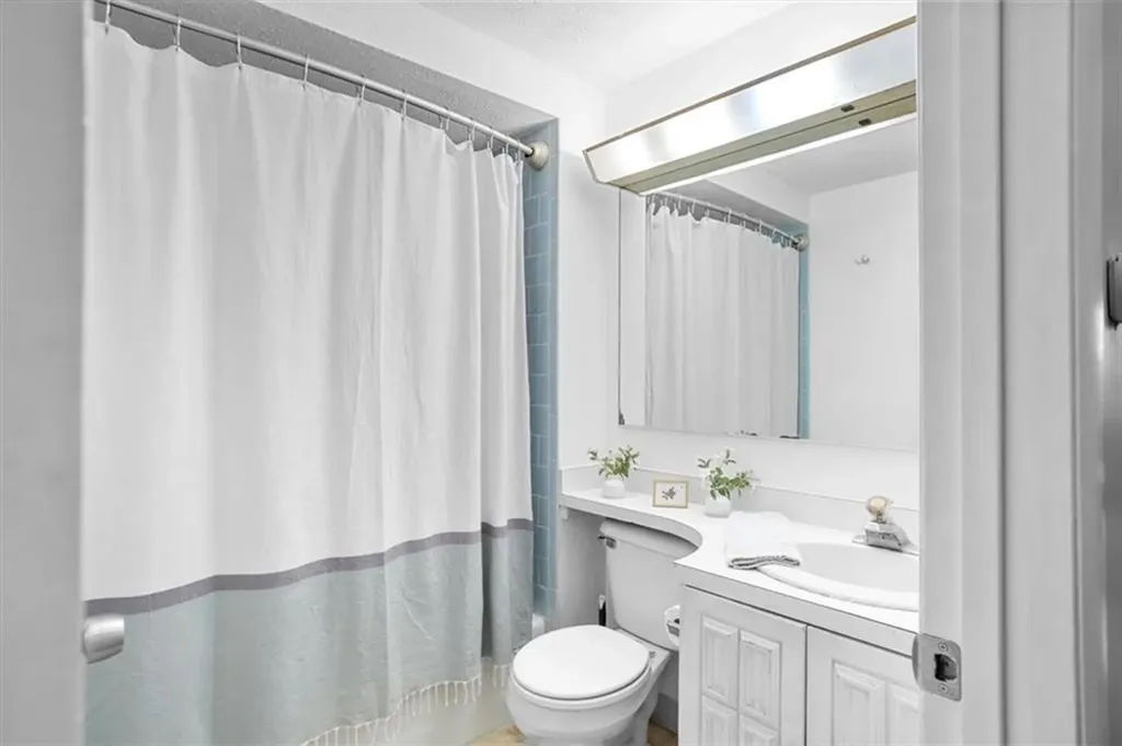 328 New London Avenue West Warwick RI 02893