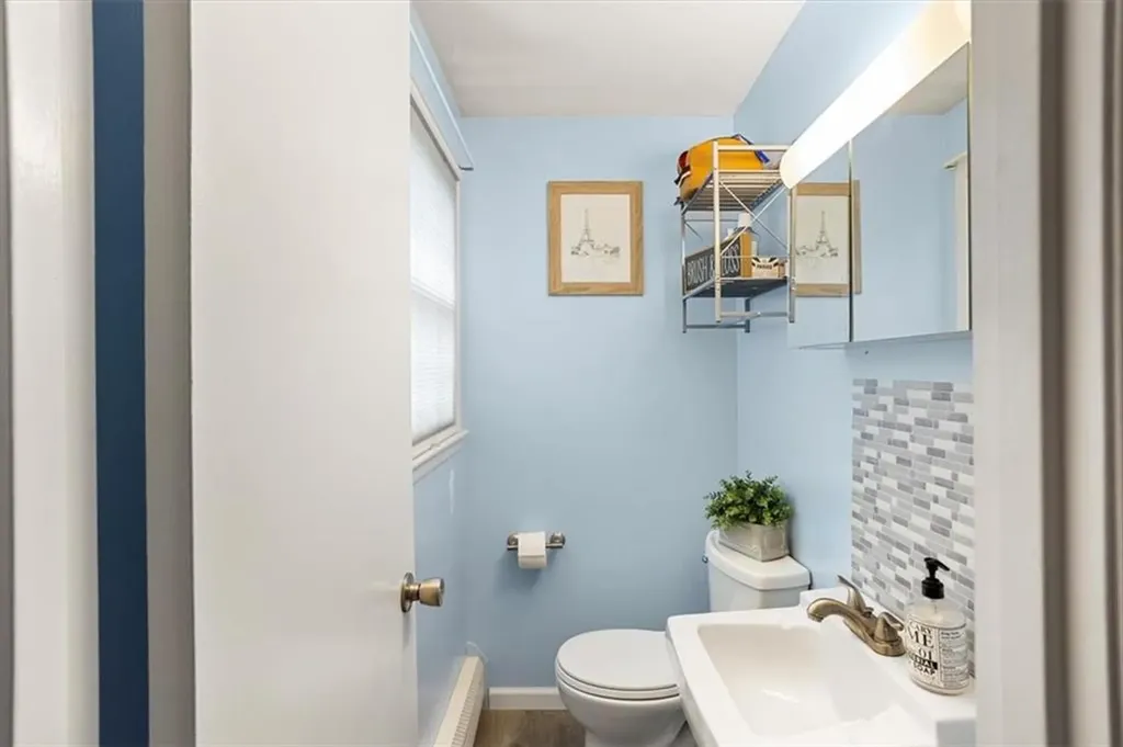 328 New London Avenue West Warwick RI 02893