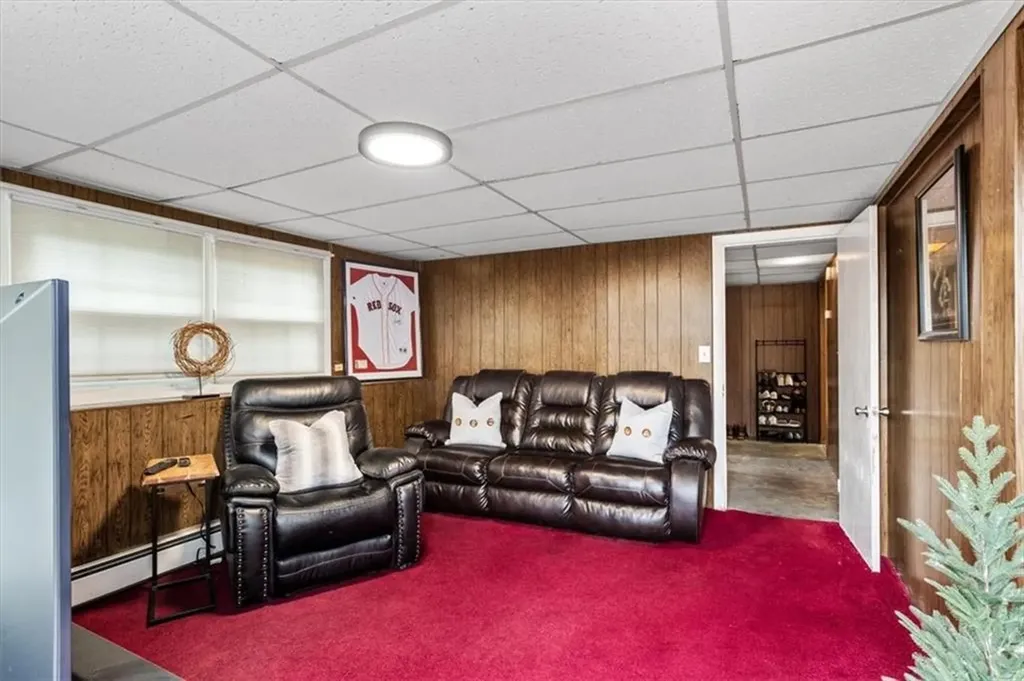 328 New London Avenue West Warwick RI 02893