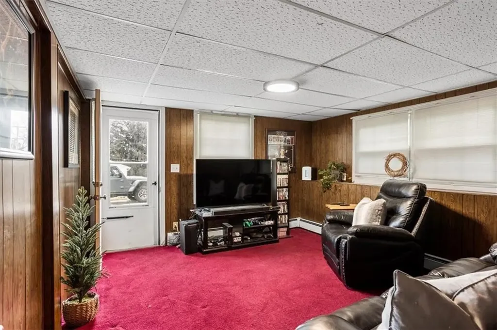 328 New London Avenue West Warwick RI 02893