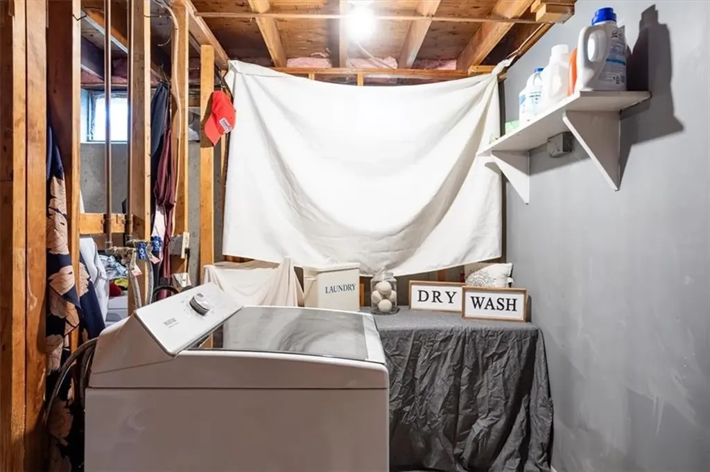 328 New London Avenue West Warwick RI 02893