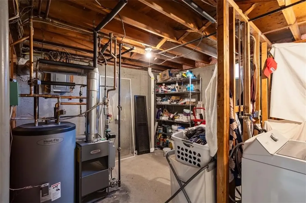 328 New London Avenue West Warwick RI 02893