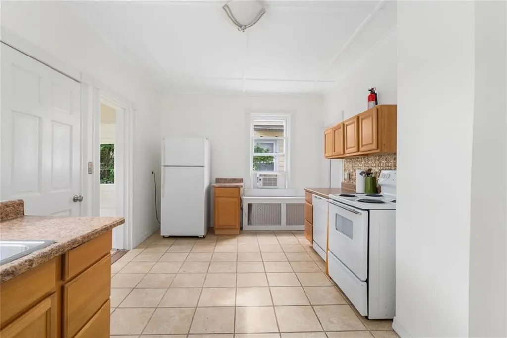 53 Warner Street Newport RI 02840