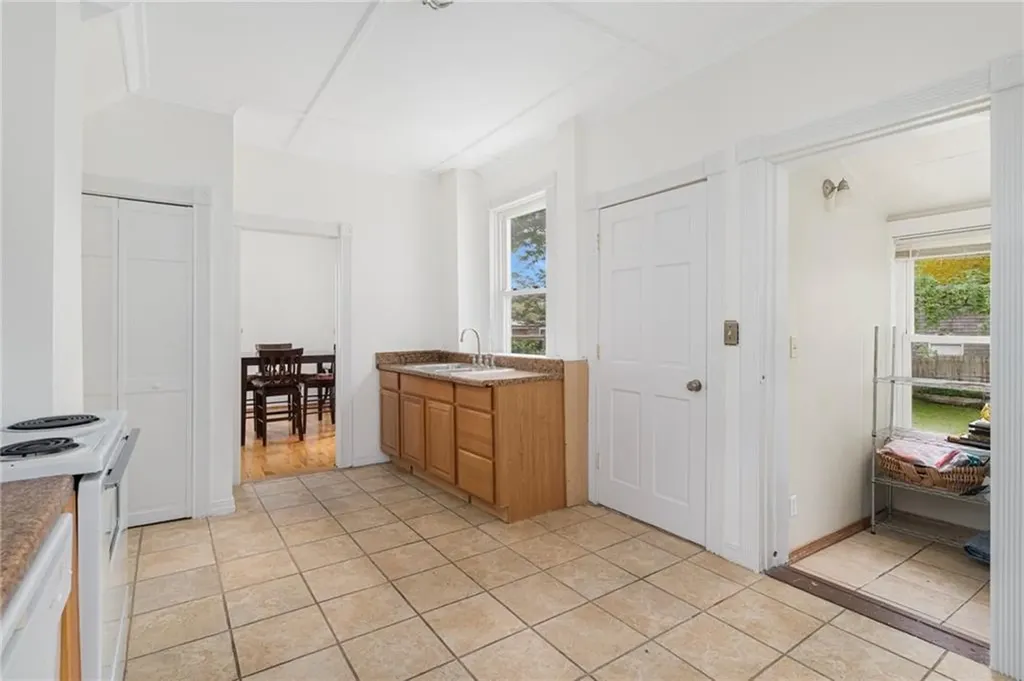 53 Warner Street Newport RI 02840