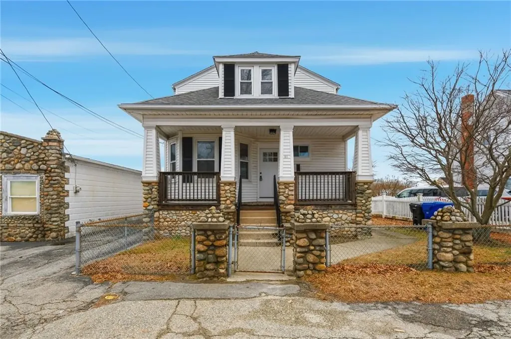 511 Woodward Road North Providence RI 02904