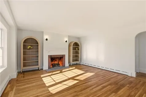 128 Ruggles Avenue Newport RI 02840