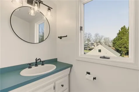 128 Ruggles Avenue Newport RI 02840