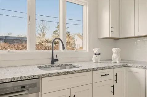 128 Ruggles Avenue Newport RI 02840