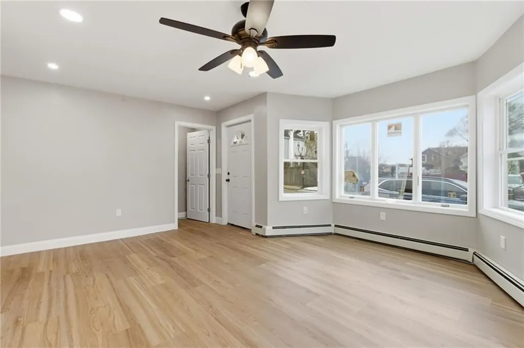 72 Stowe Avenue East Providence RI 02915