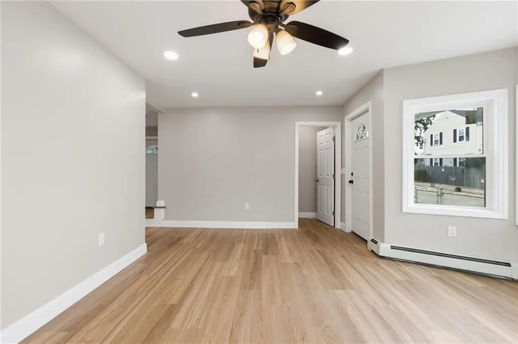 72 Stowe Avenue East Providence RI 02915