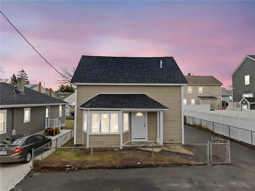 72 Stowe Avenue East Providence RI 02915