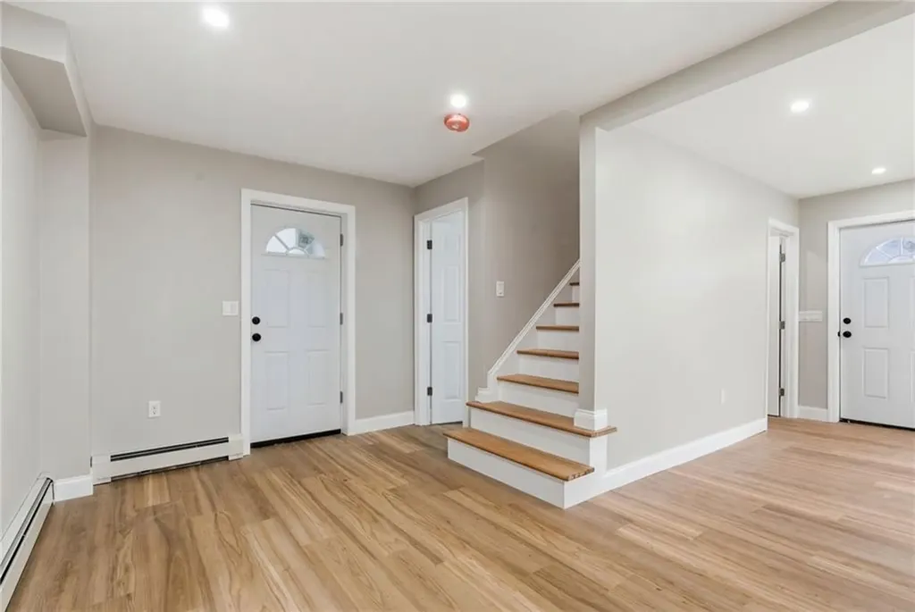 72 Stowe Avenue East Providence RI 02915