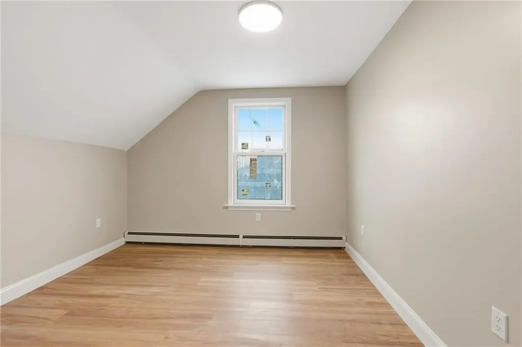 72 Stowe Avenue East Providence RI 02915