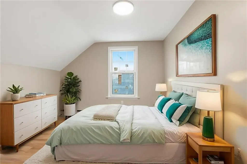 72 Stowe Avenue East Providence RI 02915