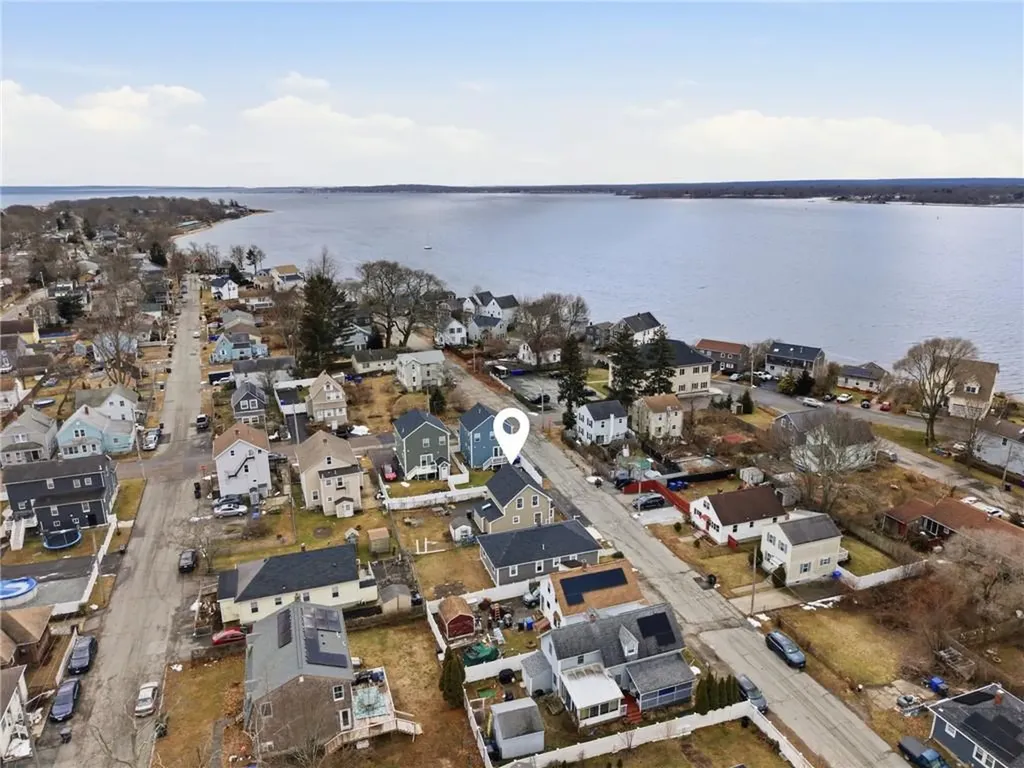 72 Stowe Avenue East Providence RI 02915