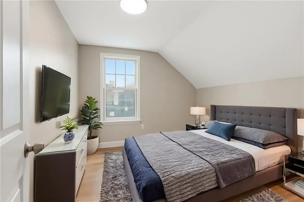 72 Stowe Avenue East Providence RI 02915