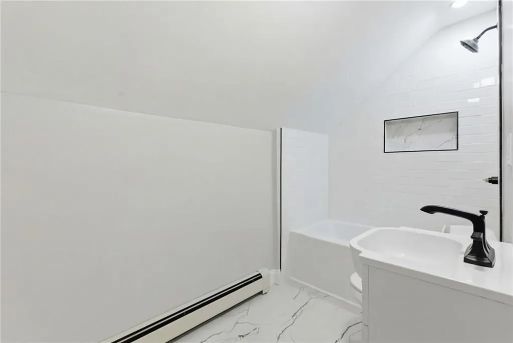 72 Stowe Avenue East Providence RI 02915