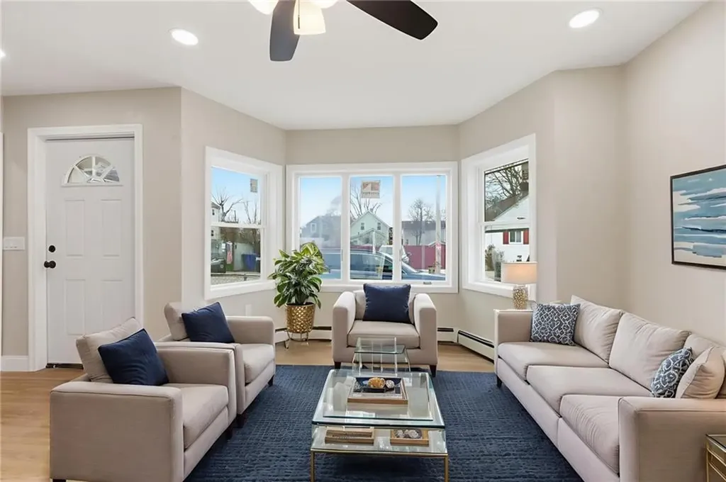 72 Stowe Avenue East Providence RI 02915