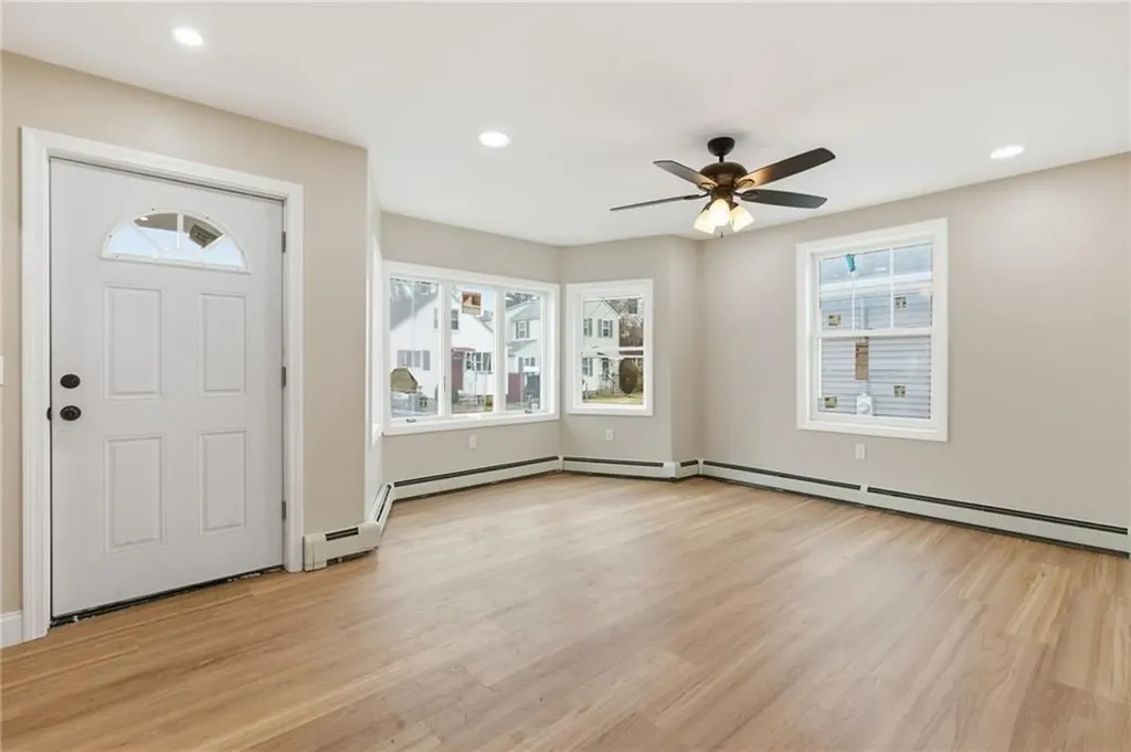 72 Stowe Avenue East Providence RI 02915