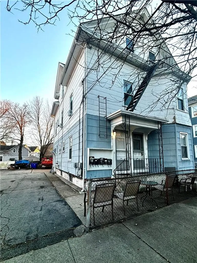 22 Heaton Street Pawtucket RI 02860