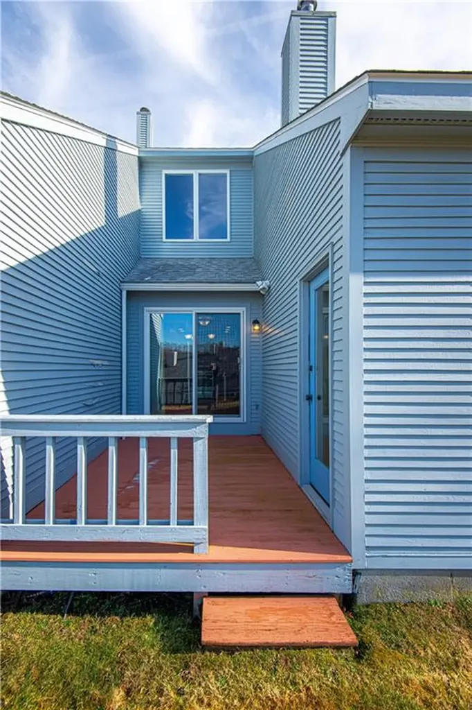 87 Nipmuc Trail North Providence RI 02904