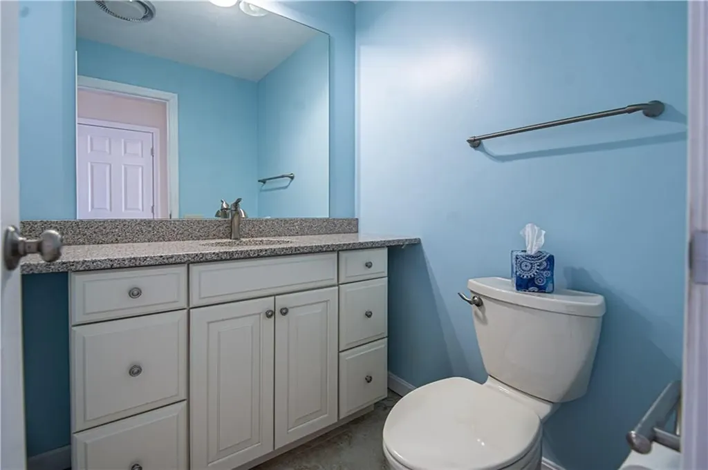 87 Nipmuc Trail North Providence RI 02904