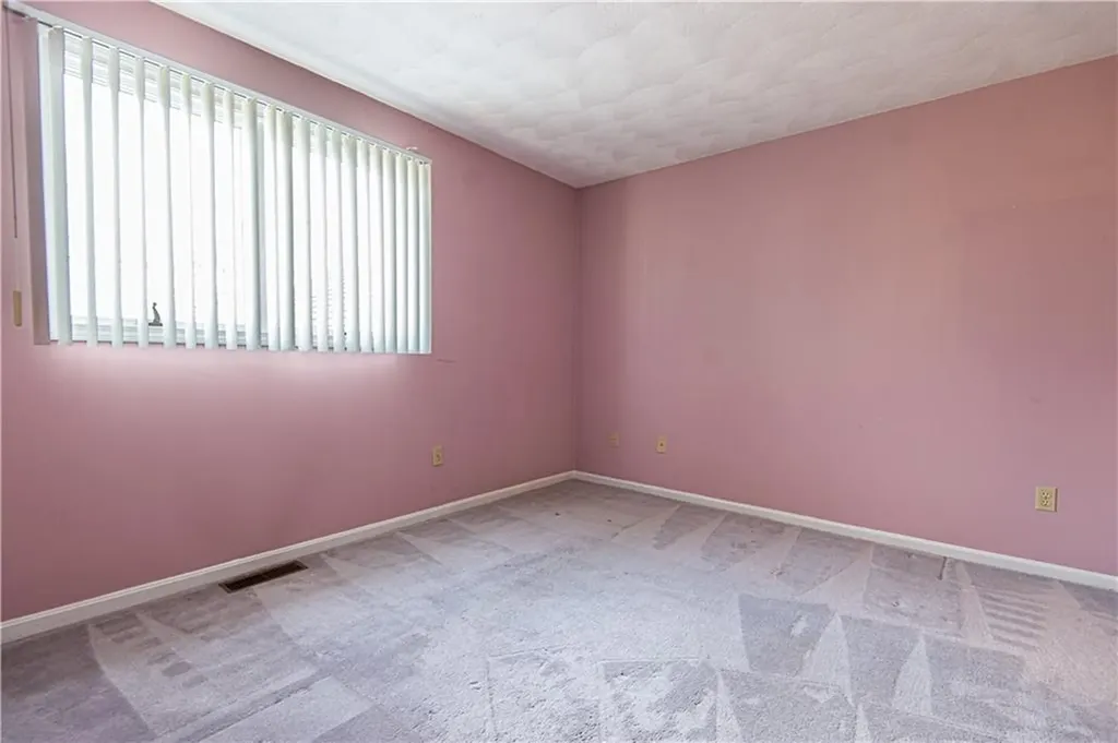 87 Nipmuc Trail North Providence RI 02904