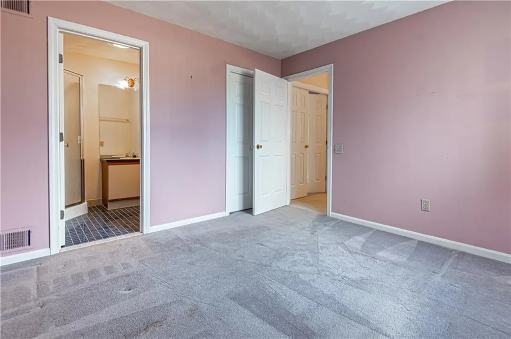 87 Nipmuc Trail North Providence RI 02904