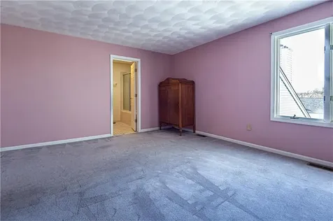 87 Nipmuc Trail North Providence RI 02904