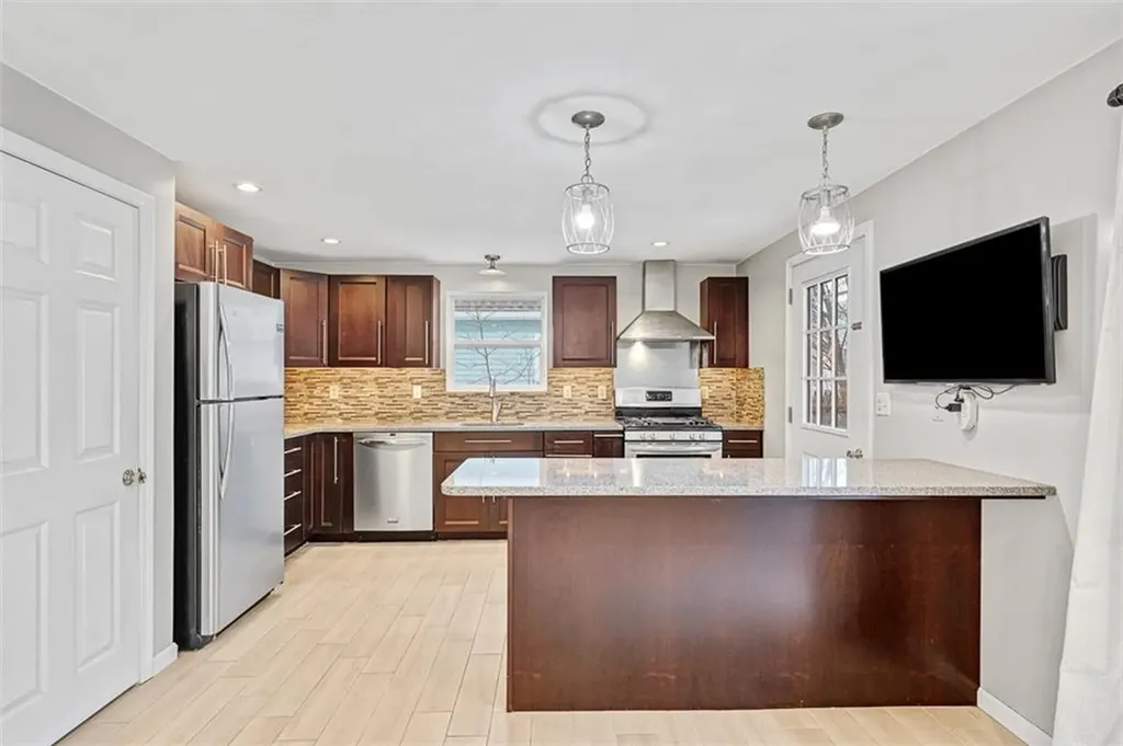 4 Plant Street Cumberland RI 02864