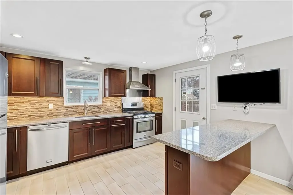 4 Plant Street Cumberland RI 02864
