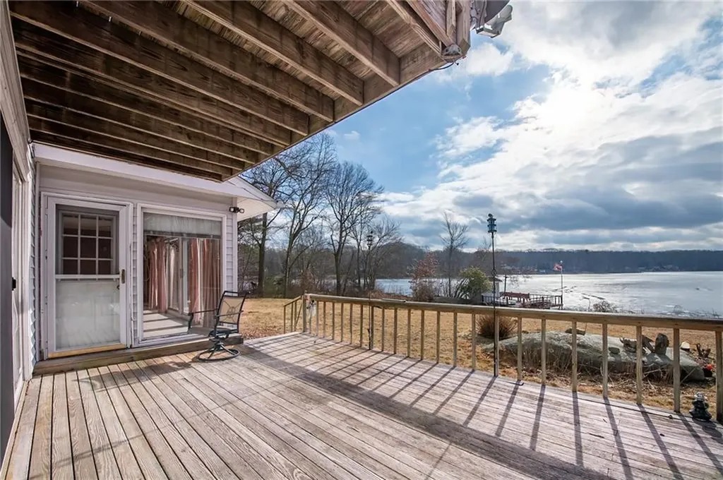 22 Cady Lane Glocester RI 02814