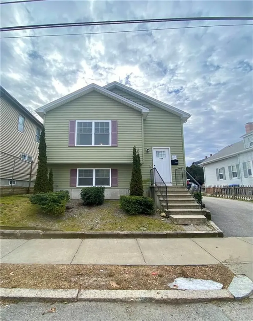 108 Roosevelt Street Providence RI 02909