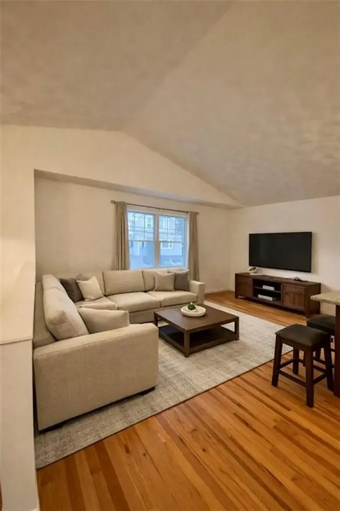 108 Roosevelt Street Providence RI 02909