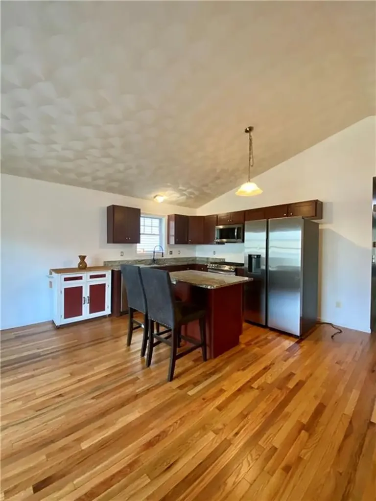 108 Roosevelt Street Providence RI 02909