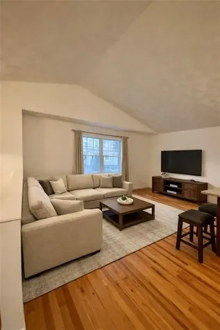 108 Roosevelt Street Providence RI 02909