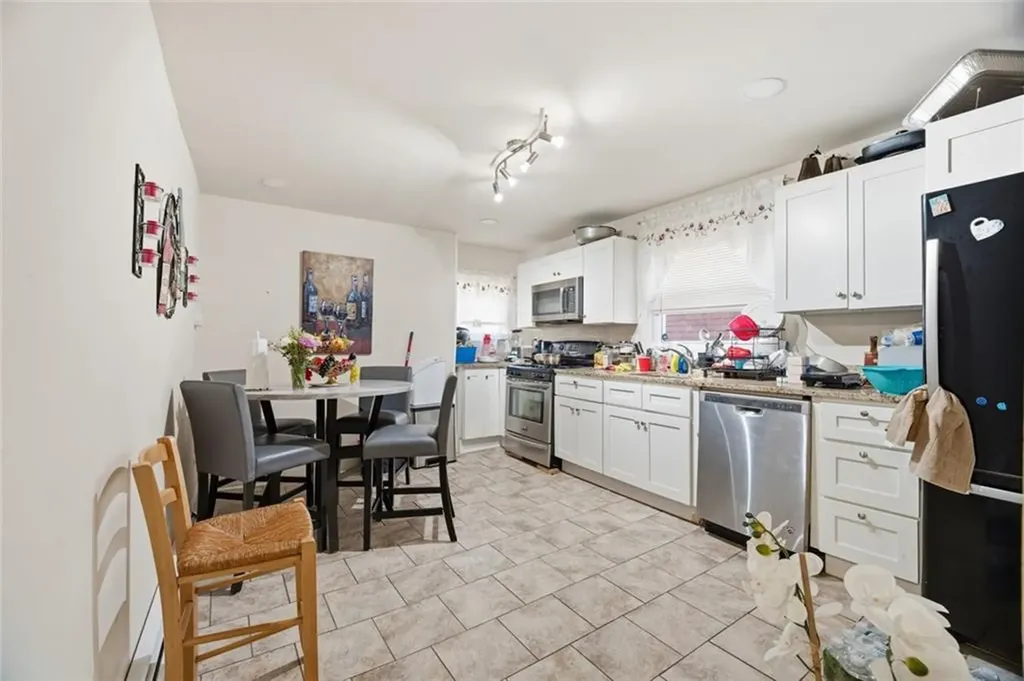 175 Montgomery Avenue Providence RI 02905