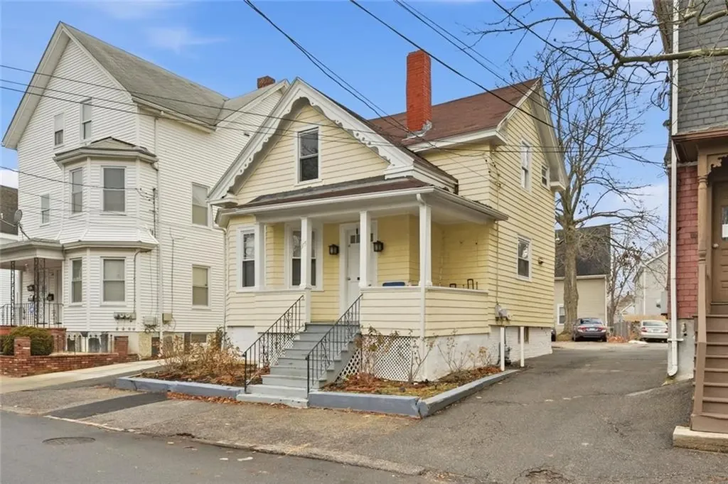 175 Montgomery Avenue Providence RI 02905