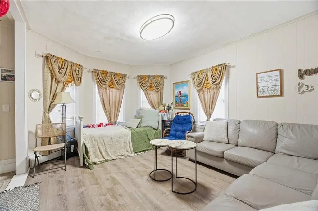 175 Montgomery Avenue Providence RI 02905